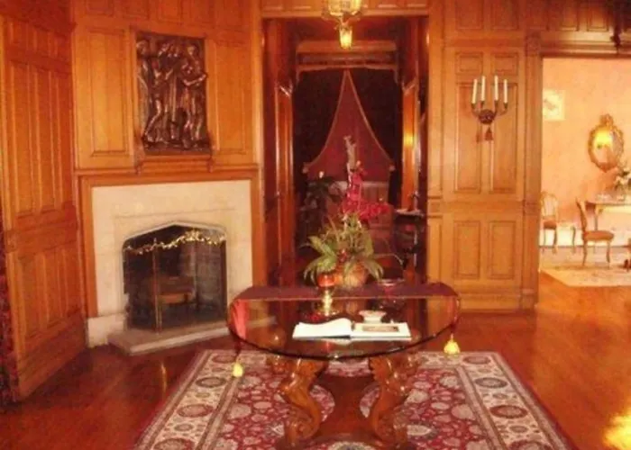 Alexander Mansion Bed And Breakfast