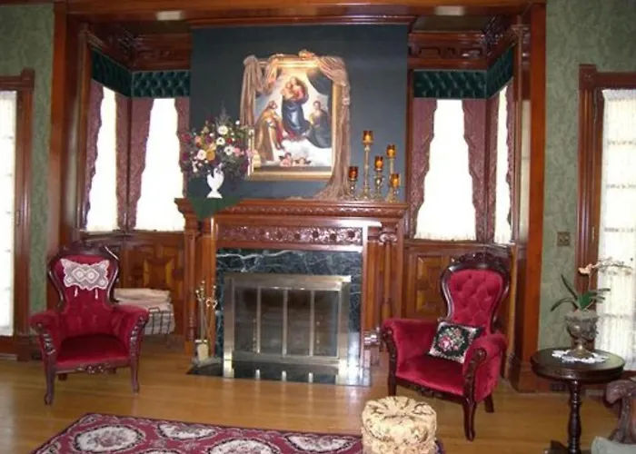 Alexander Mansion Bed And Breakfast